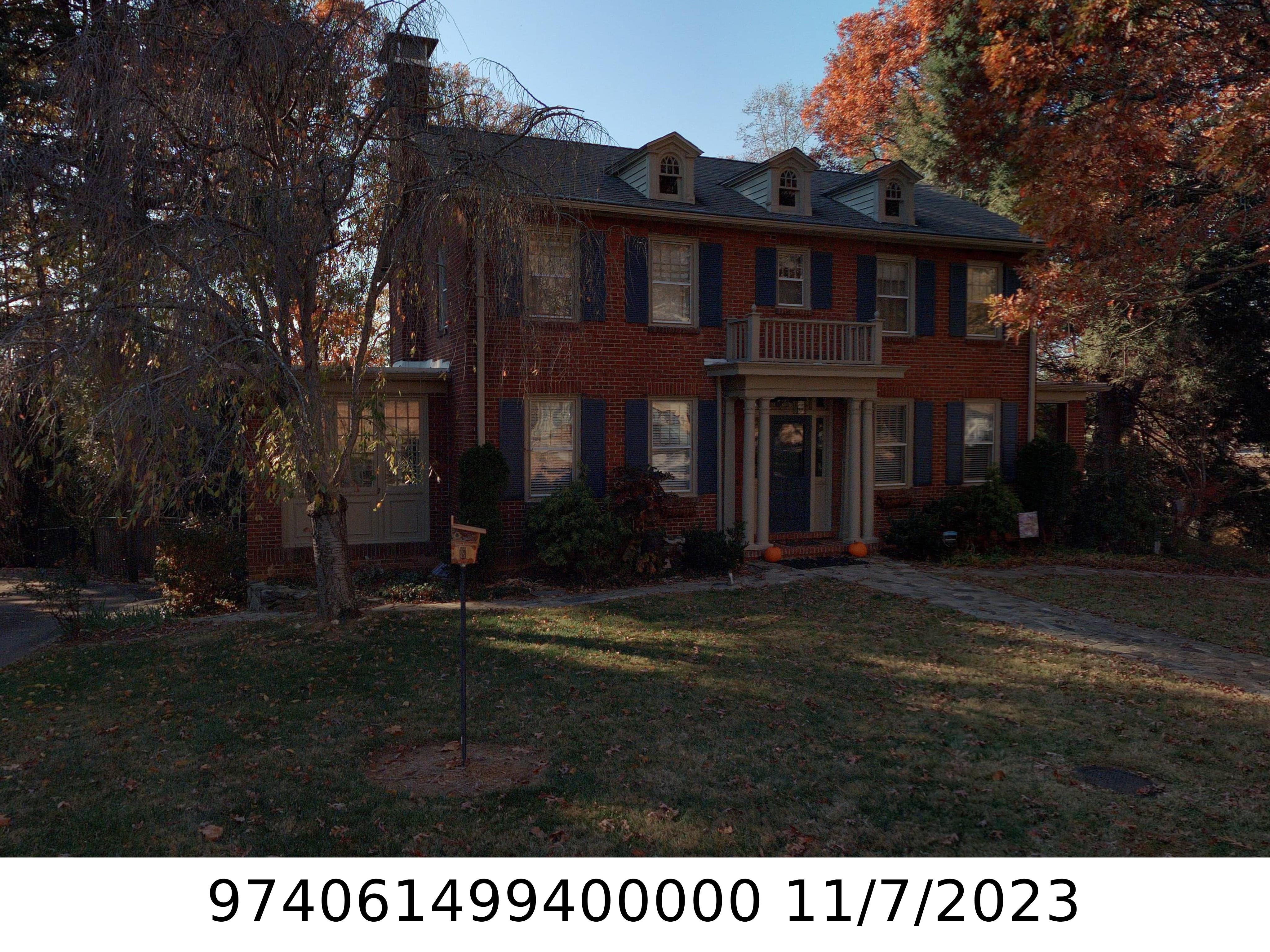 A picture of the property located at 17 LYNWOOD RD, ASHEVILLE NC 28804.