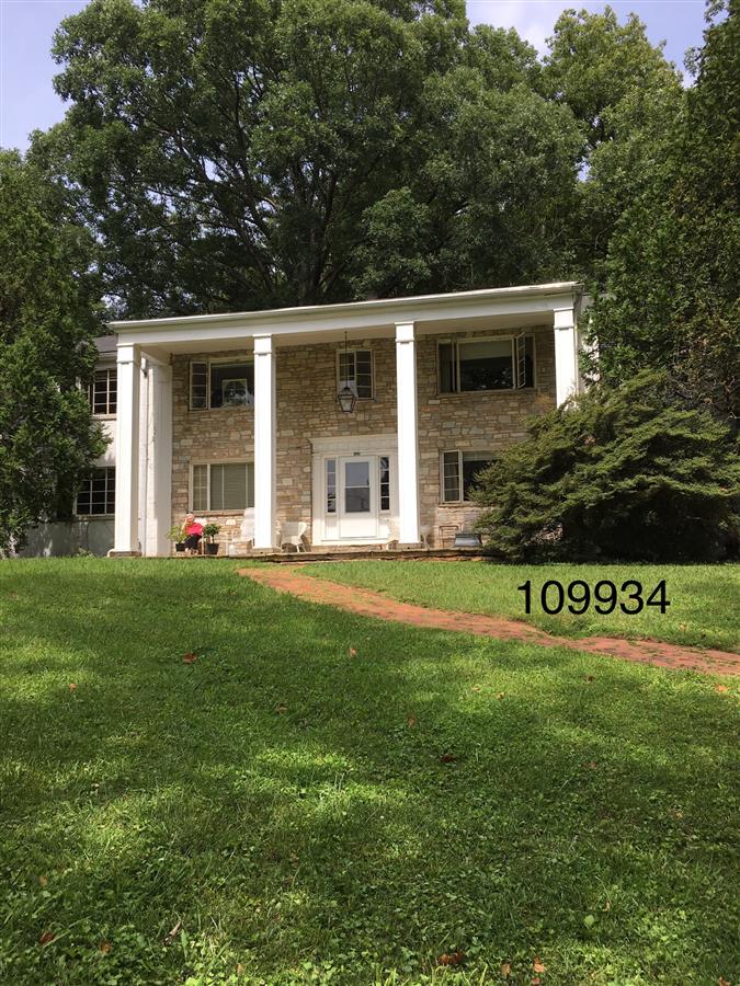 A picture of the property located at 349 COUNTRY CLUB RD ASHEVILLE NC.