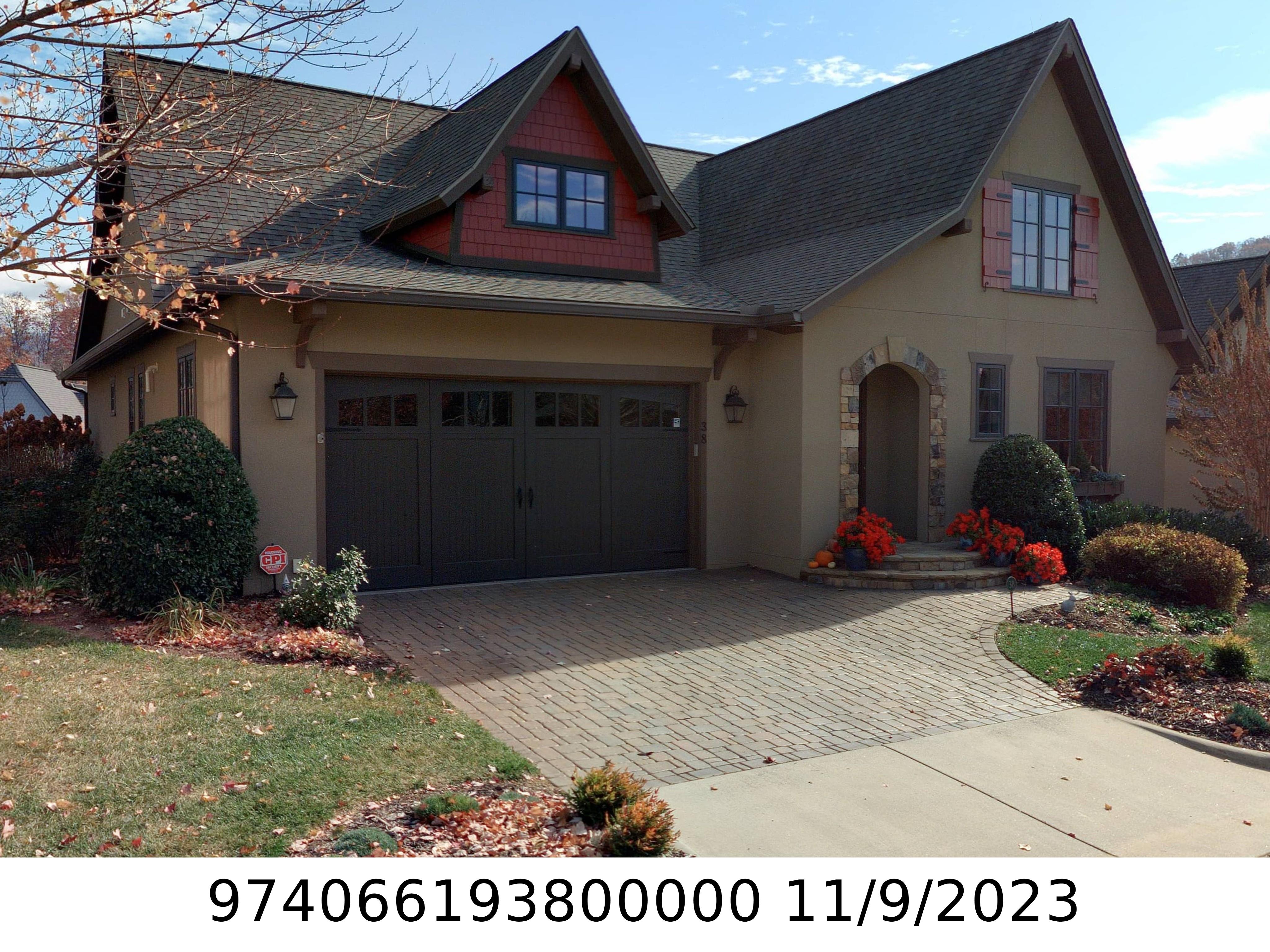 A picture of the property located at 38 CHANTILLY DR, ASHEVILLE NC 28804.