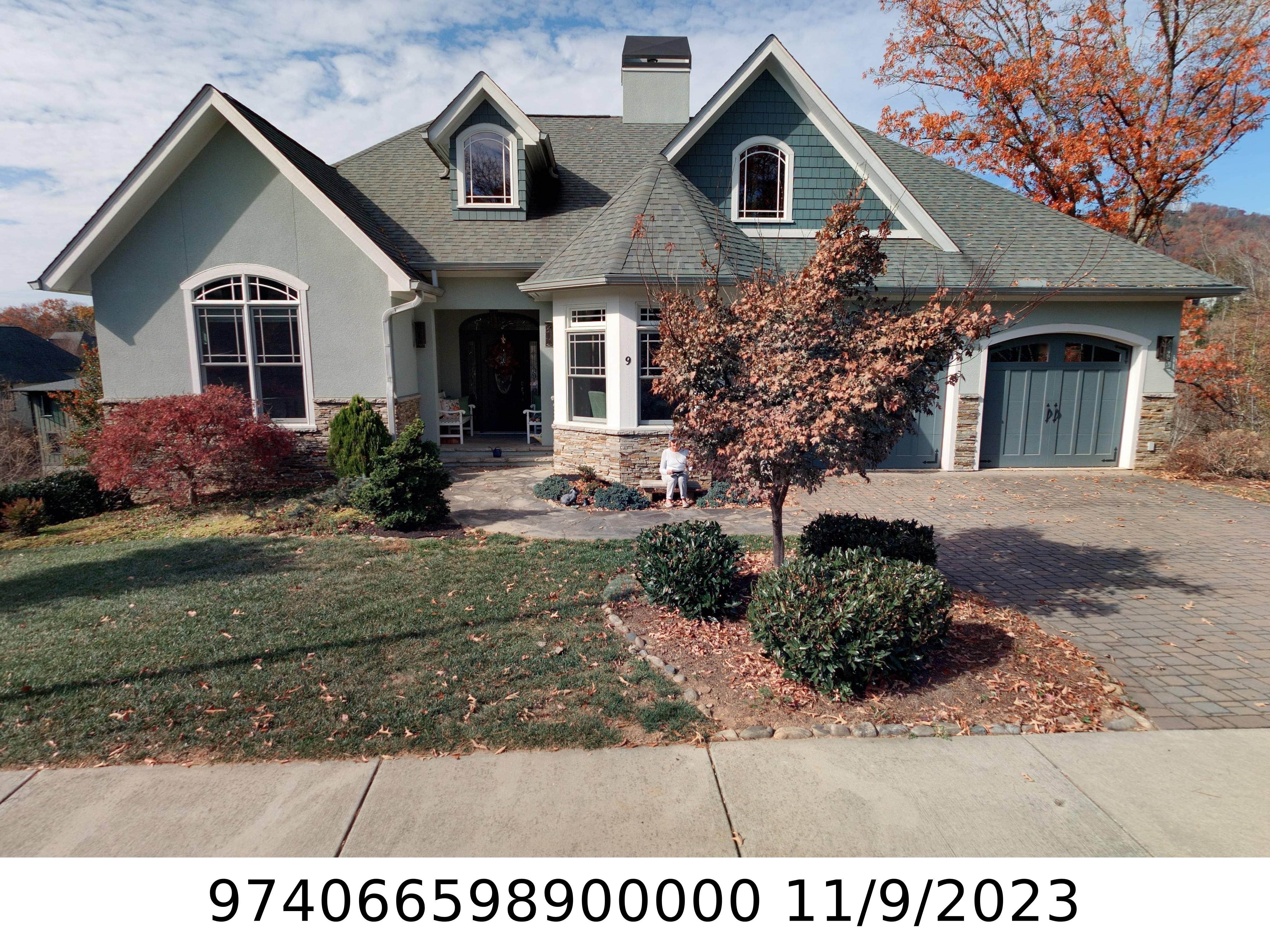 A picture of the property located at 9 EVIAN CT, ASHEVILLE NC 28804.