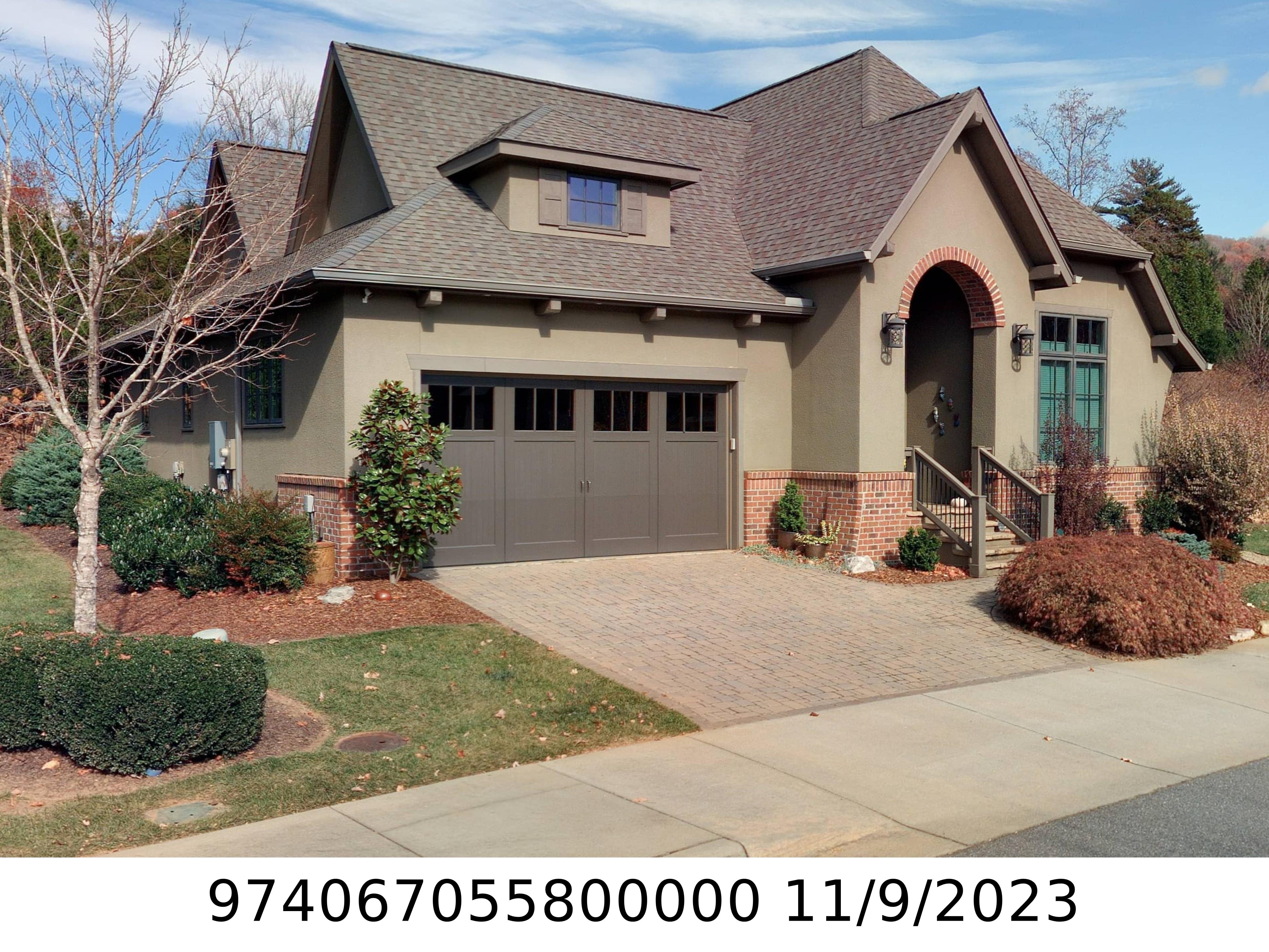A picture of the property located at 5 CHANTILLY DR, ASHEVILLE NC 28804.