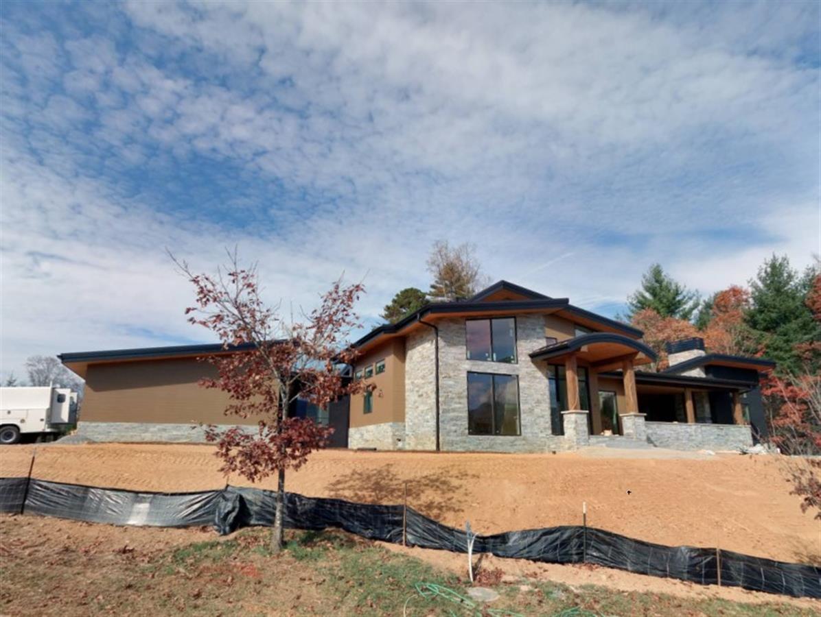 A picture of the property located at 8 ORLY LN, ASHEVILLE NC 28804.
