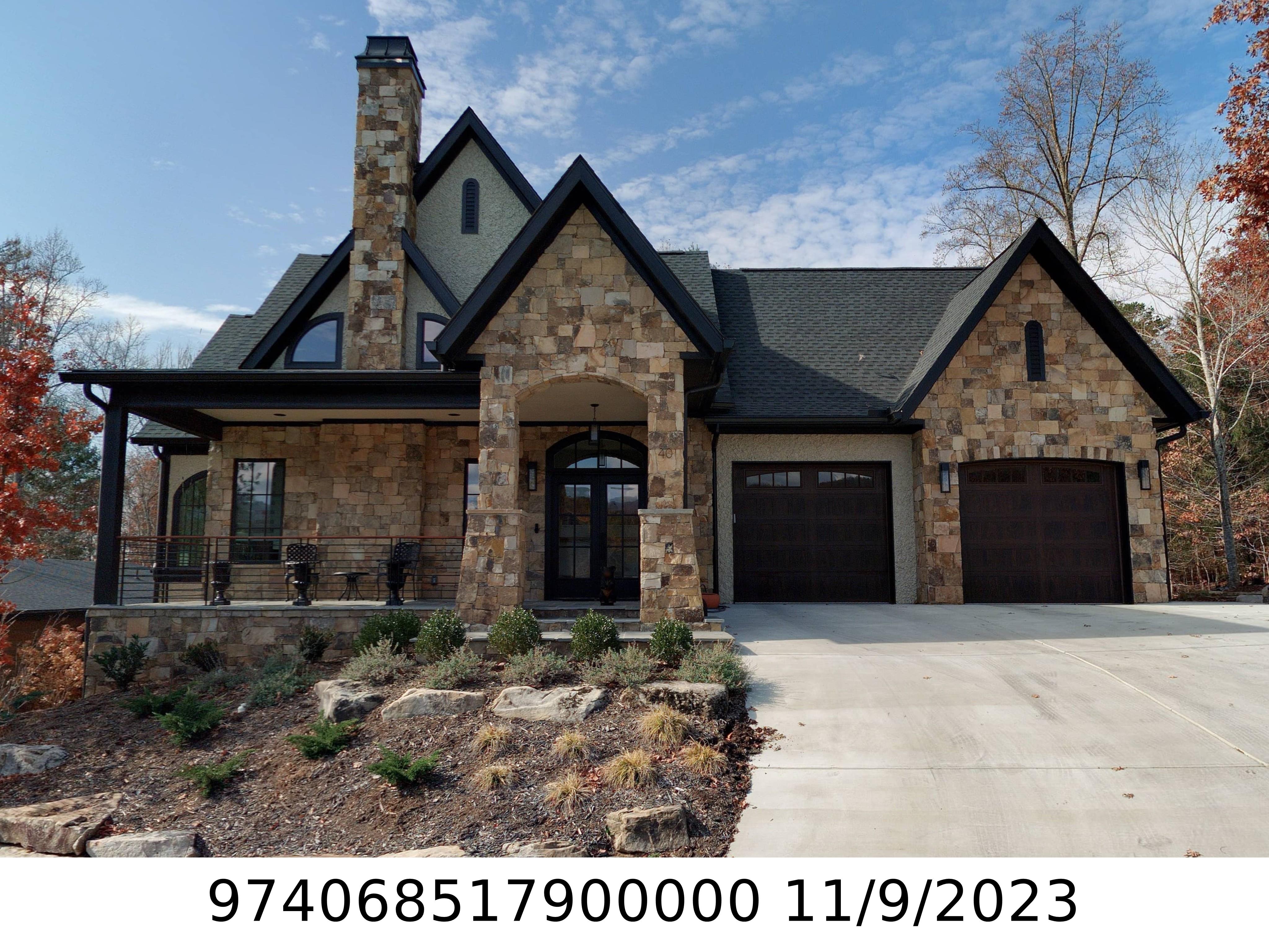 A picture of the property located at 40 VERSAILLES LN, ASHEVILLE NC 28804.