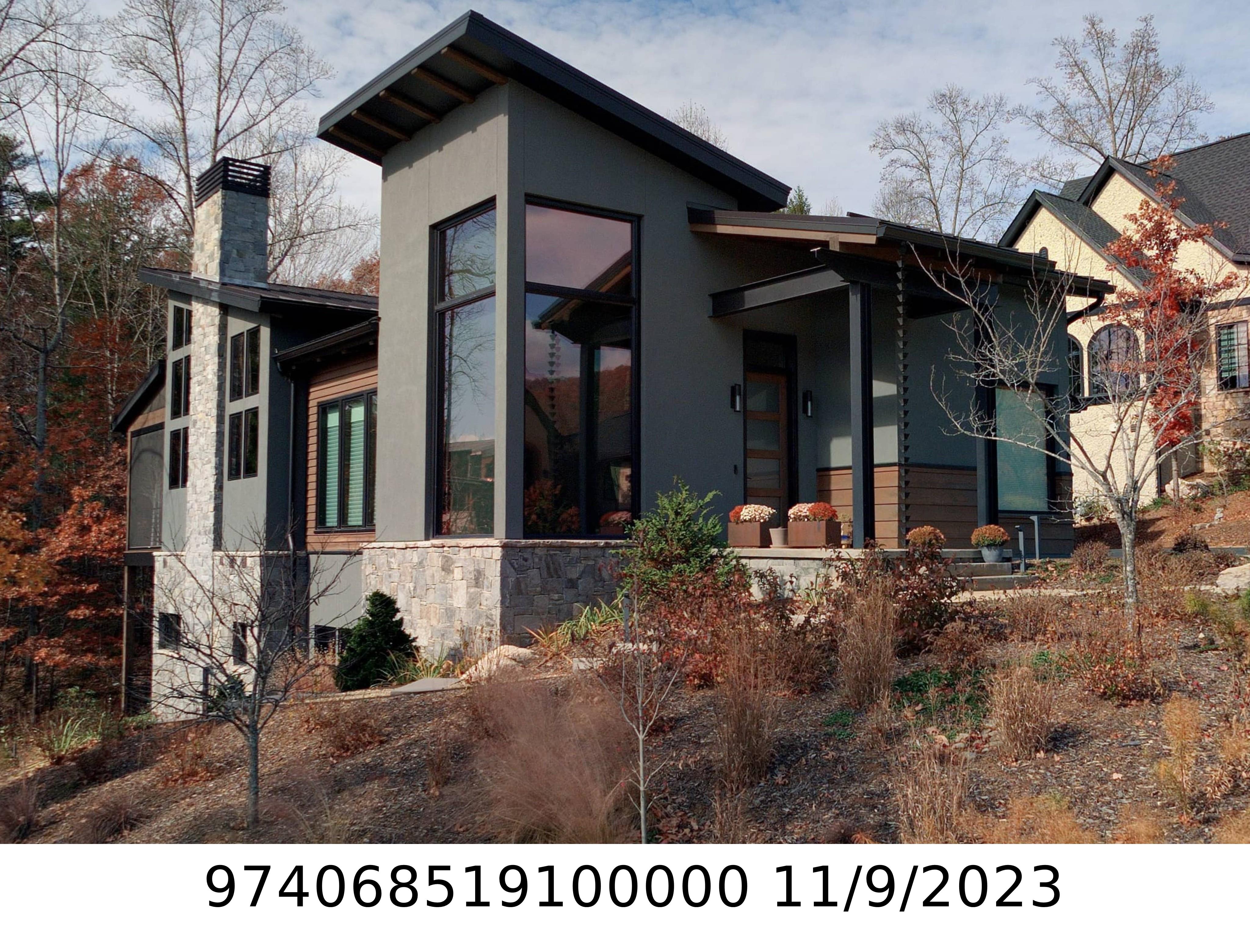 A picture of the property located at 38 VERSAILLES LN, ASHEVILLE NC 28804.