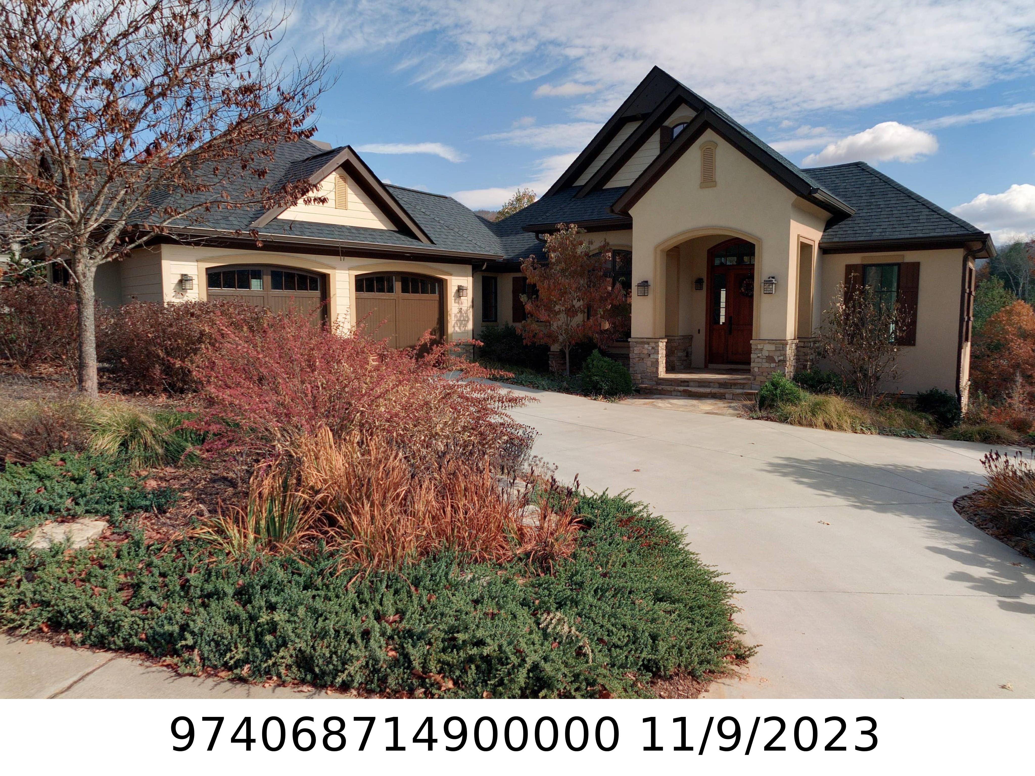 A picture of the property located at 31 VERSAILLES LN, ASHEVILLE NC 28804.