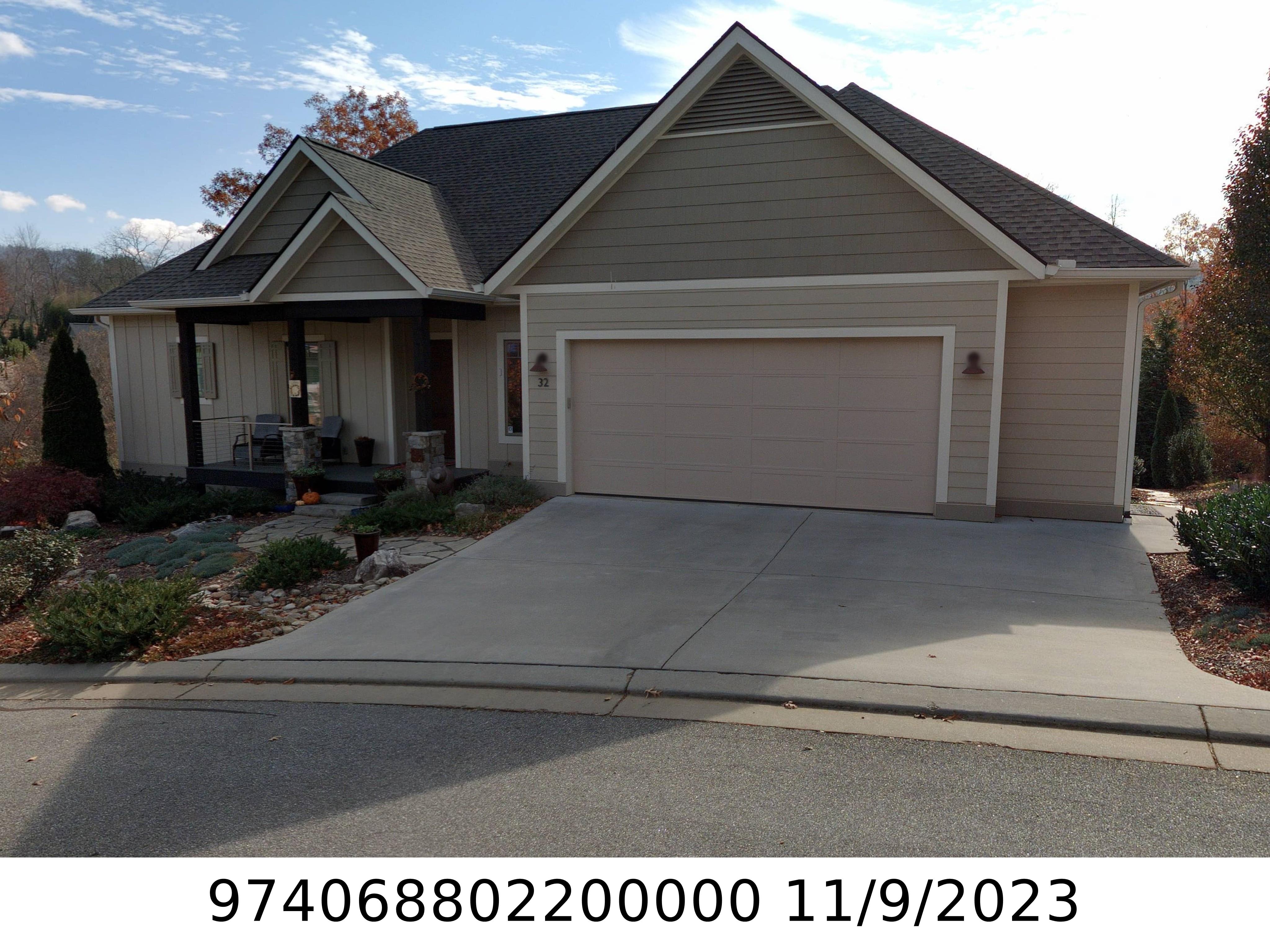A picture of the property located at 32 VERSAILLES LN, ASHEVILLE NC 28804.