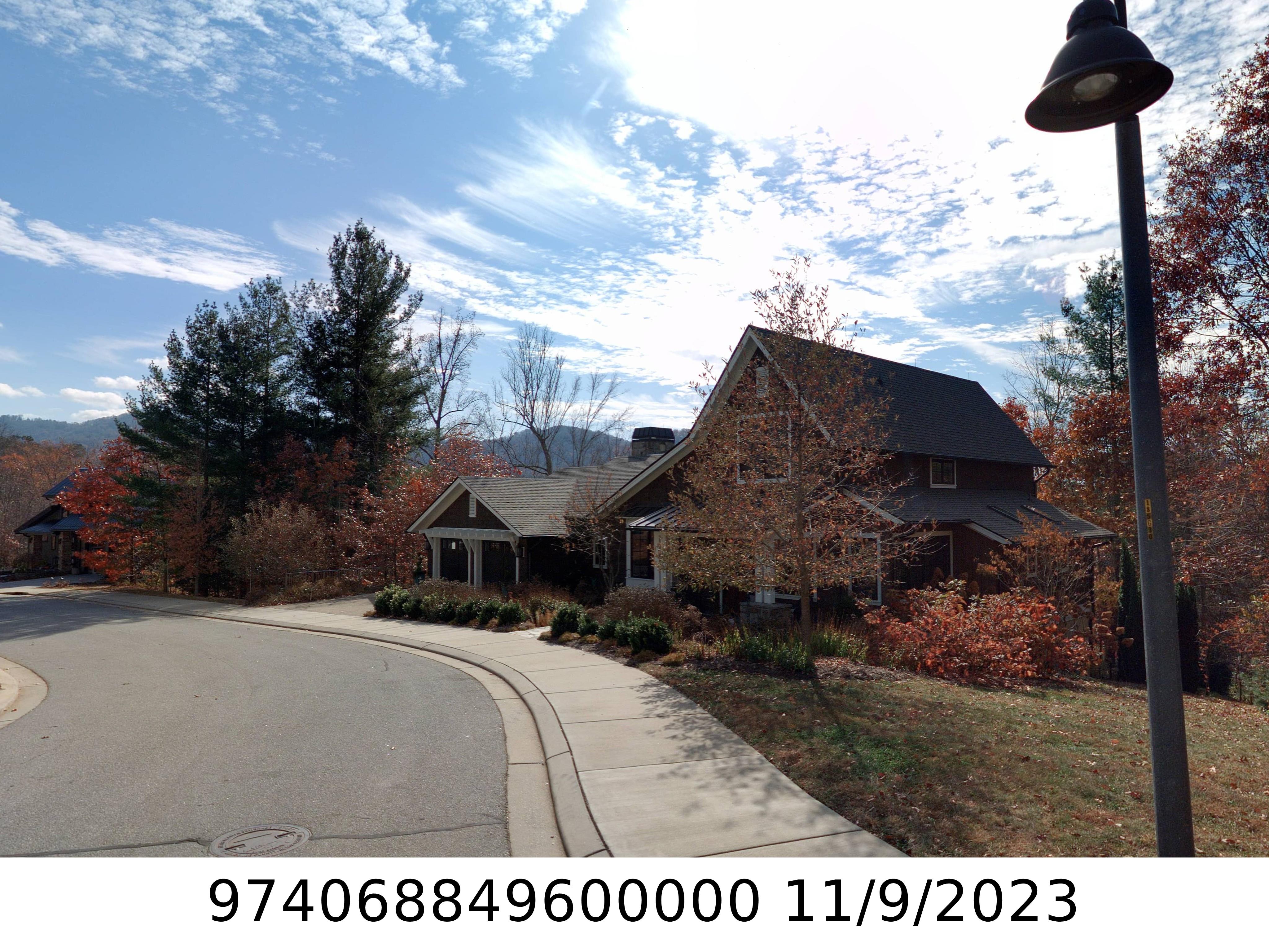 A picture of the property located at 26 BAYONNE TRL, ASHEVILLE NC 28804.