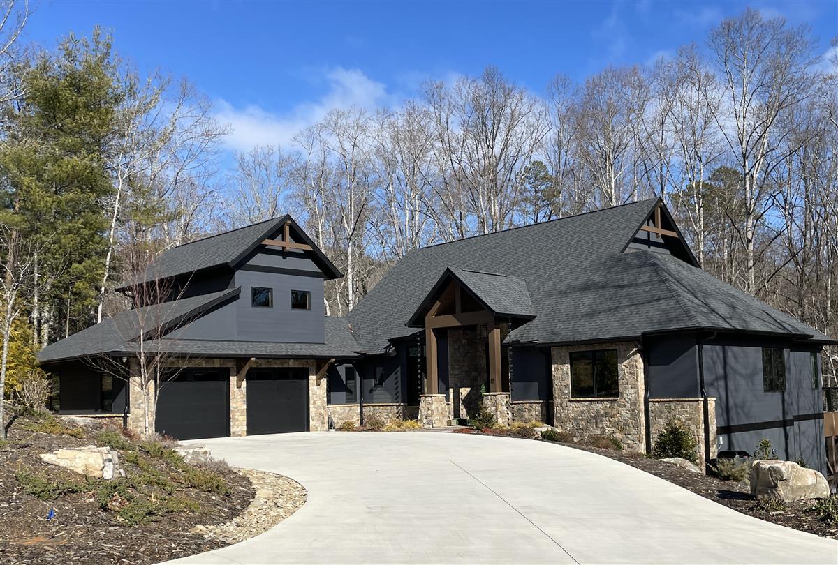 A picture of the property located at 12 BAYONNE TRL, ASHEVILLE NC 28804.