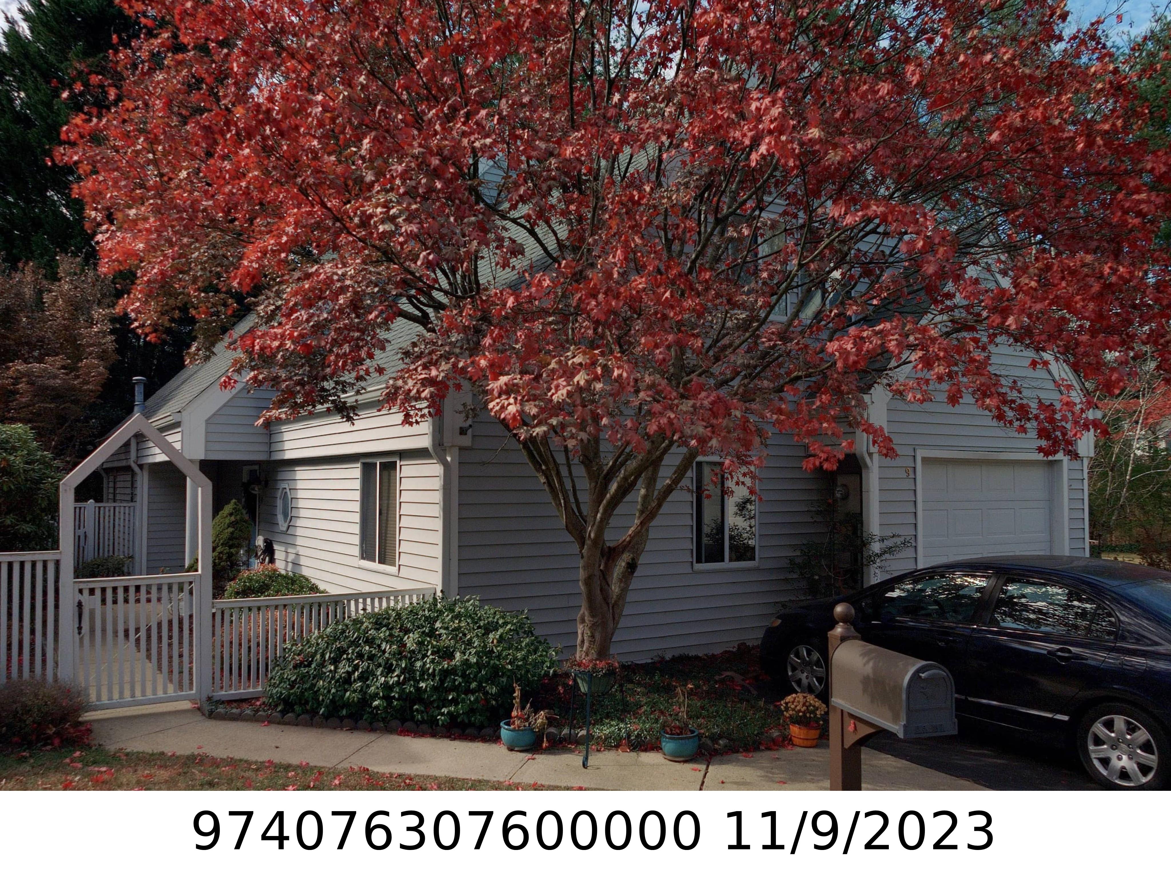 A picture of the property located at 8 STUART CIR, ASHEVILLE NC 28804.
