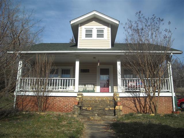 A picture of the property located at 1 KILLIAN LN ASHEVILLE NC.