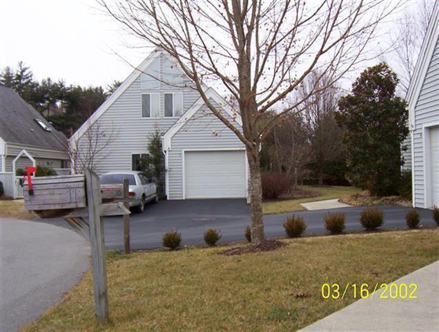 A picture of the property located at 12 STUART CIR, ASHEVILLE NC 28804.