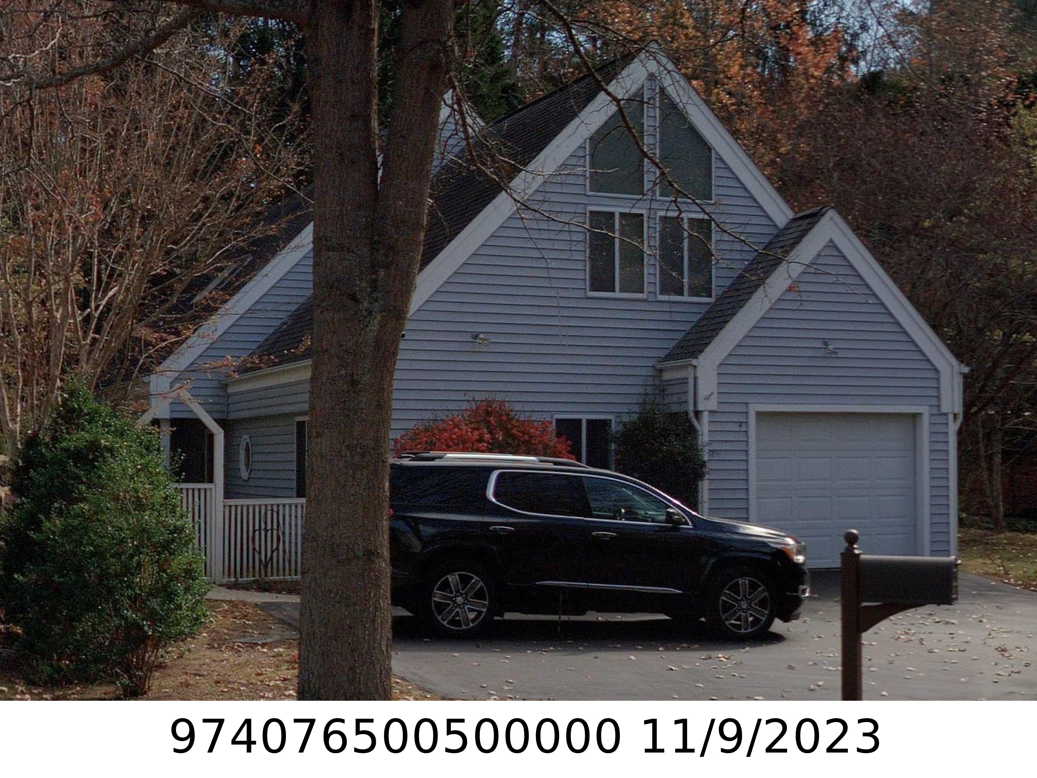 A picture of the property located at 4 STUART CIR, ASHEVILLE NC 28804.