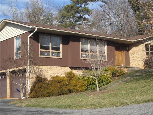 A picture of the property located at 46 CRABAPPLE LN, ASHEVILLE NC 28804.