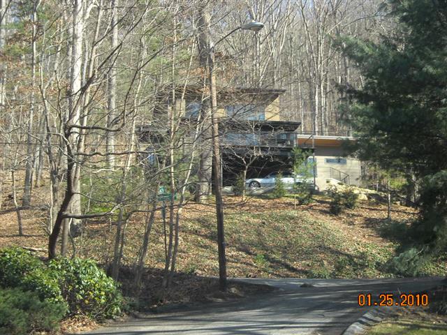 A picture of the property located at 17 GRIFFING CIR, ASHEVILLE NC 28804.