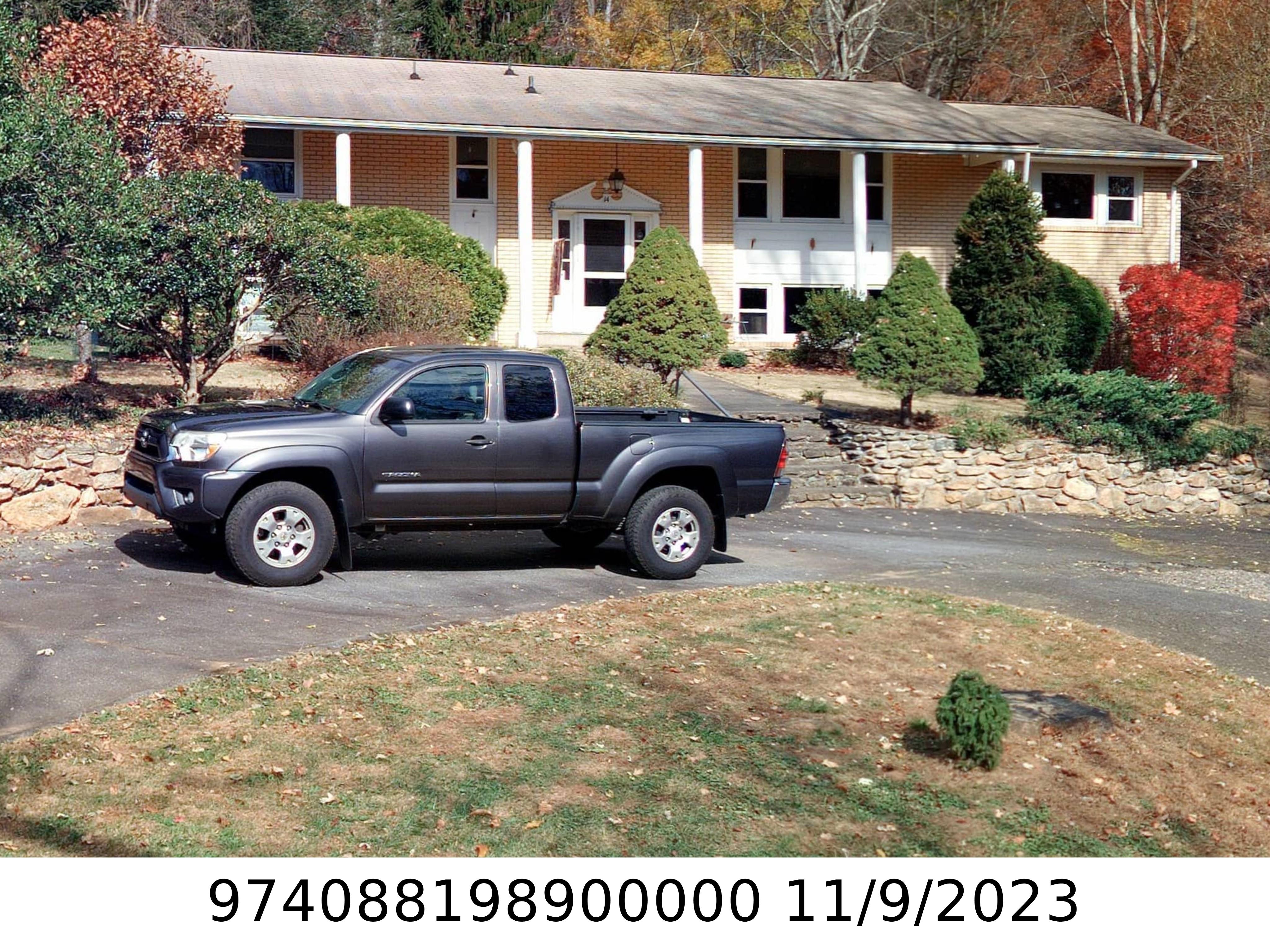 A picture of the property located at 14 E CRABAPPLE LN, ASHEVILLE NC 28804.