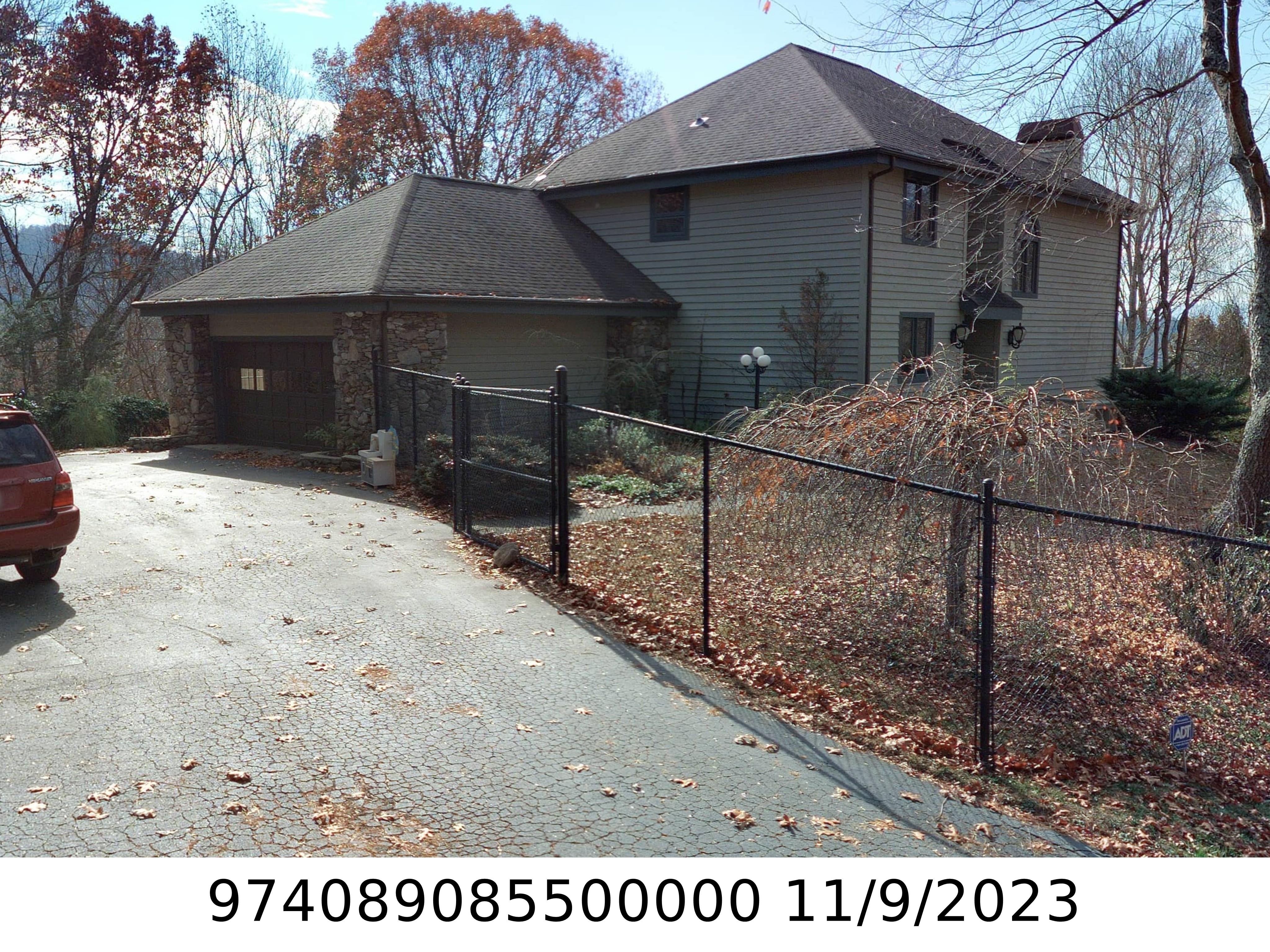 A picture of the property located at 75 CRABAPPLE LN, ASHEVILLE NC 28804.