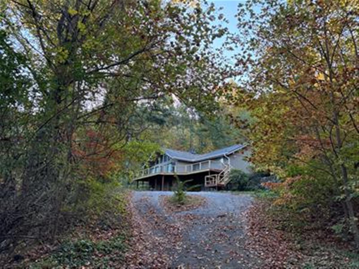 A picture of the property located at 101 WOLFEBRIDGE LN, ASHEVILLE NC 28804.