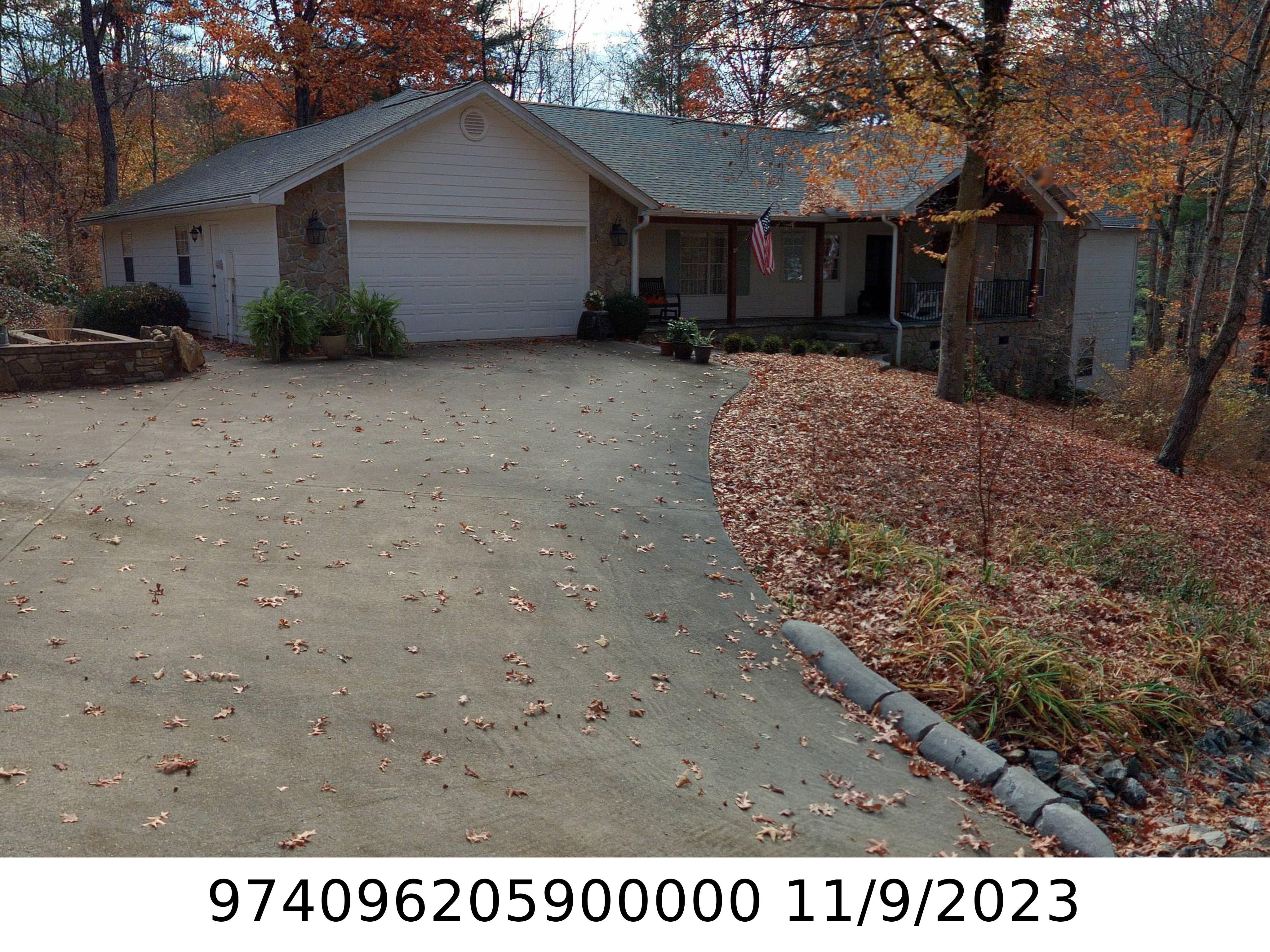 A picture of the property located at 130 SKYVIEW CIR, ASHEVILLE NC 28804.
