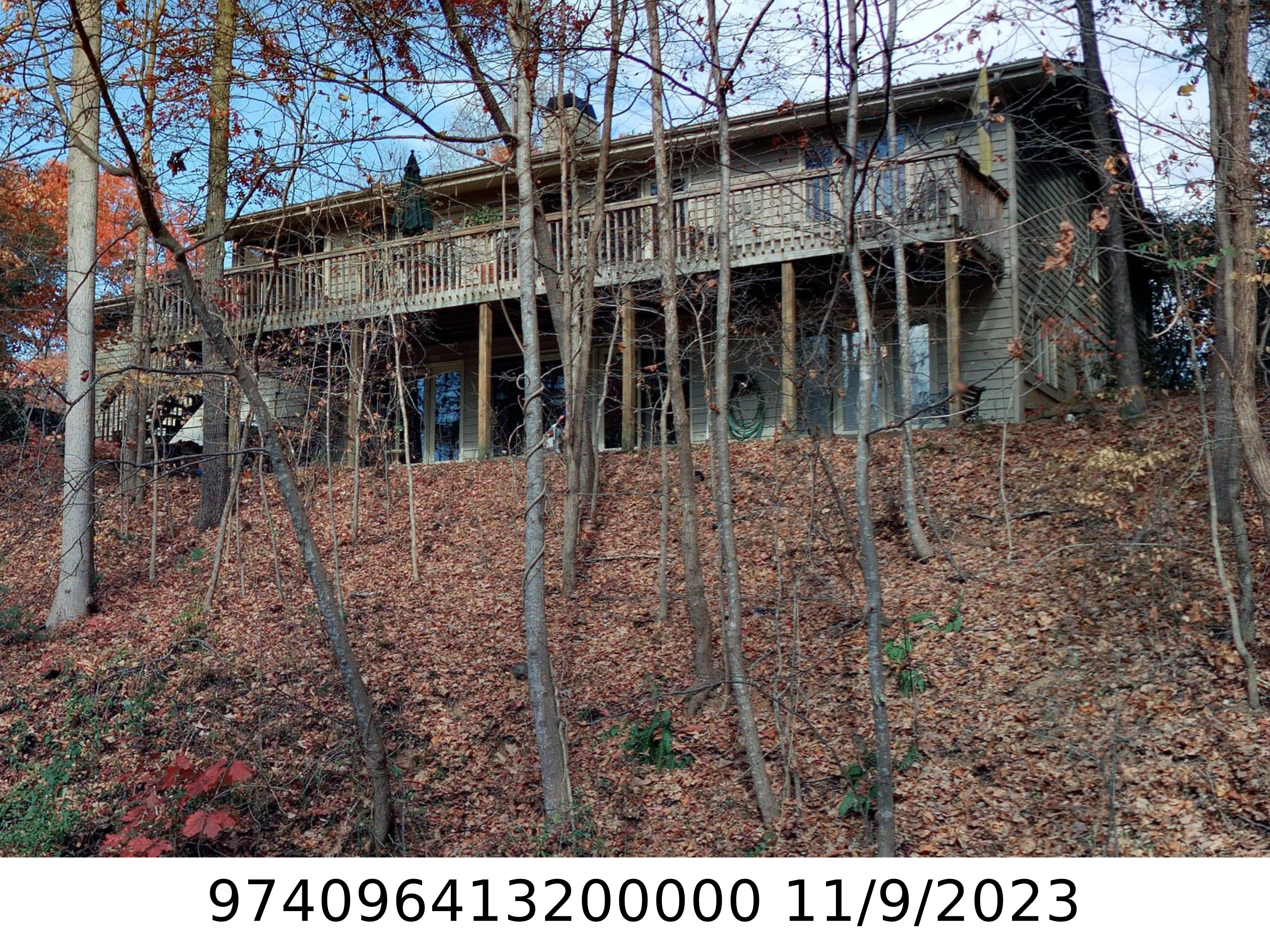A picture of the property located at 140 SKYVIEW CIR, ASHEVILLE NC 28804.