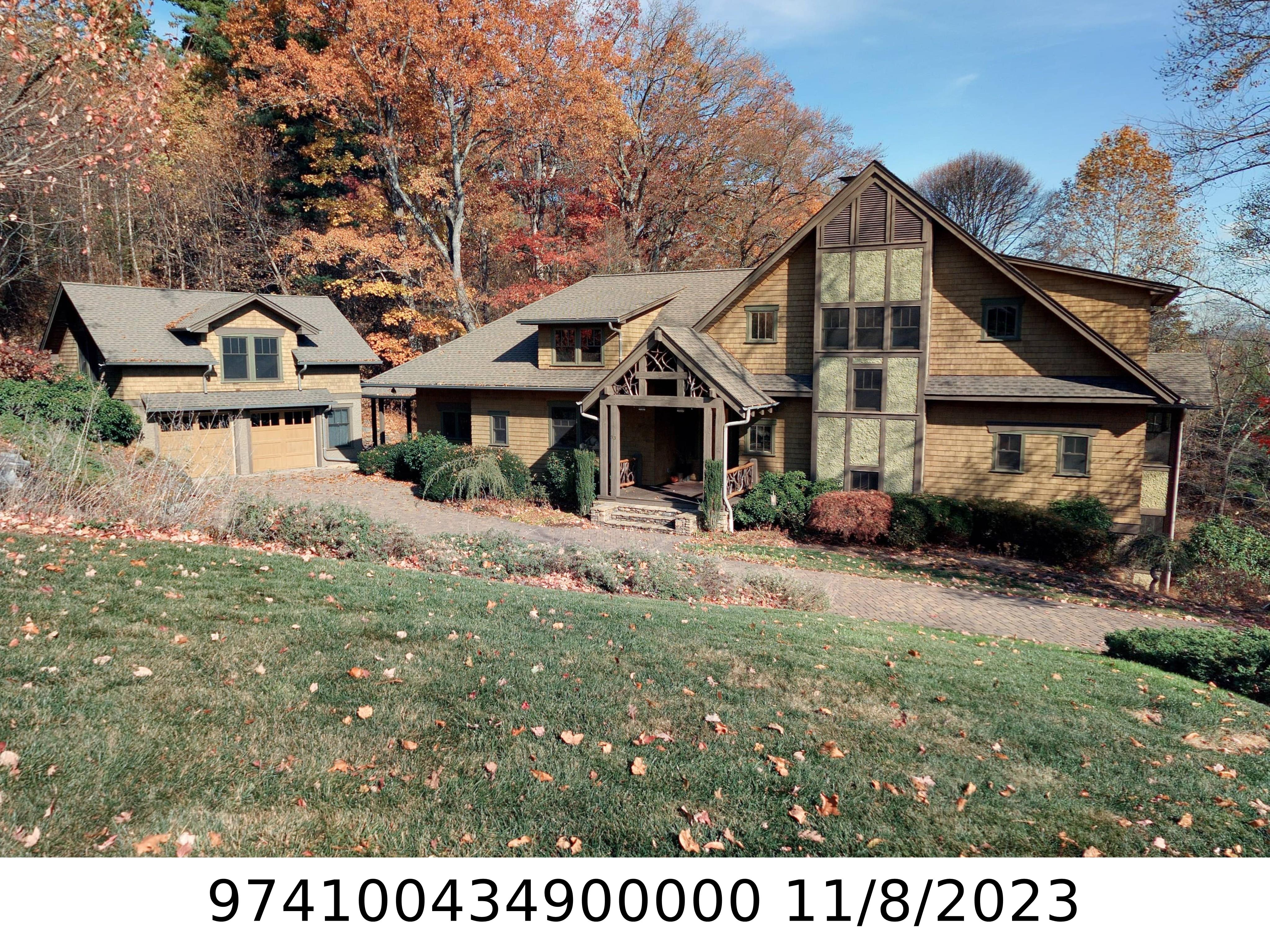 A picture of the property located at 33 SUMMIT TOWER CIR, ASHEVILLE NC 28804.