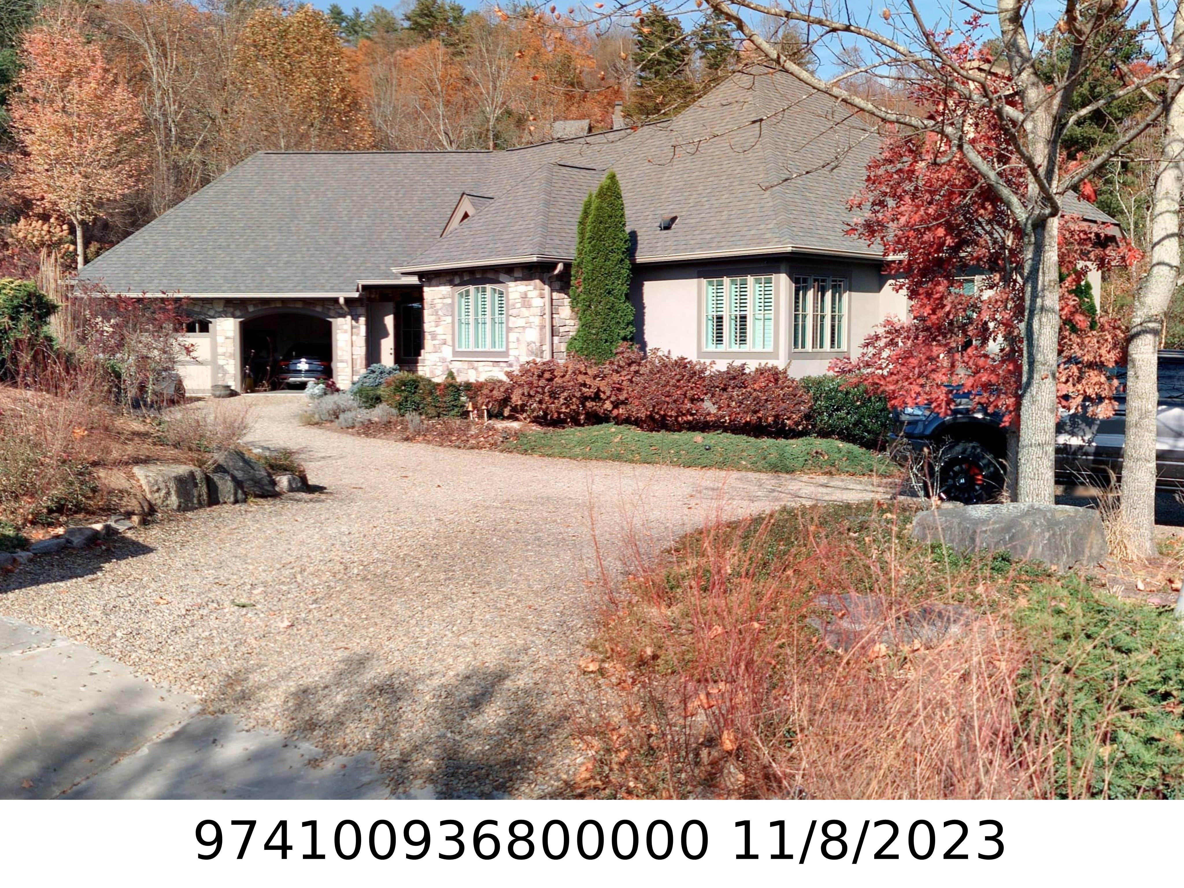 A picture of the property located at 15 SUMMIT TOWER CIR, ASHEVILLE NC 28804.