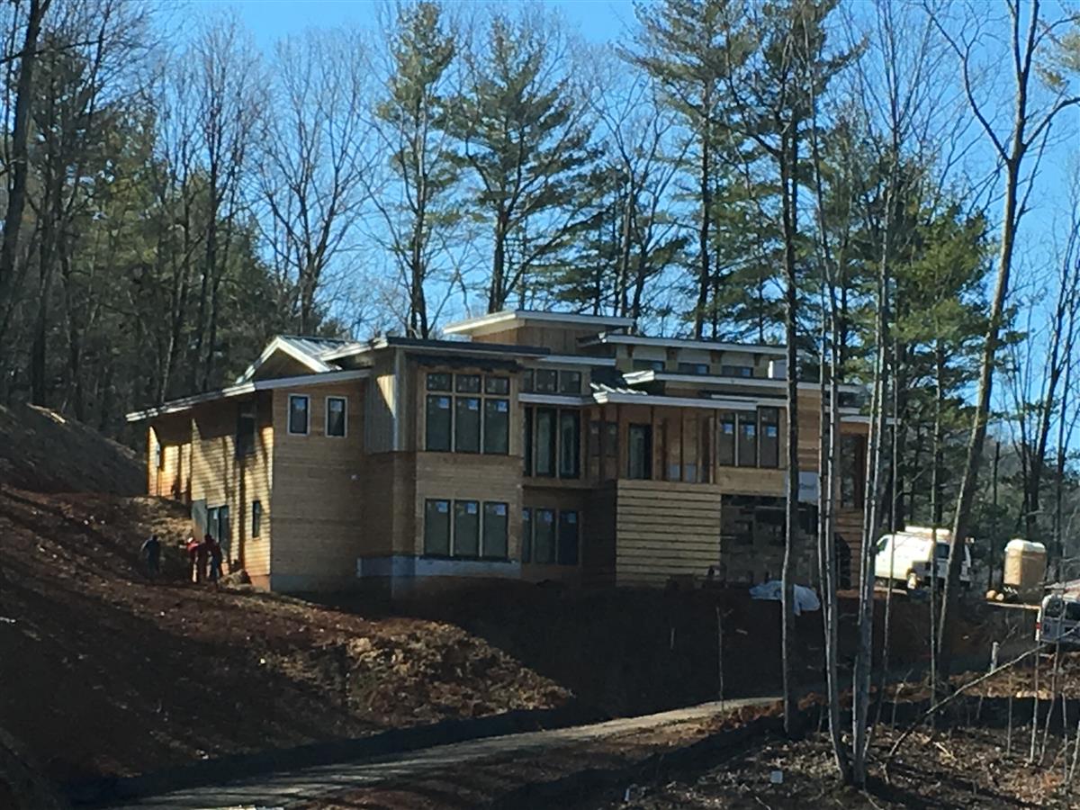 A picture of the property located at 44 BENT BRANCH LN, ASHEVILLE NC 28804.