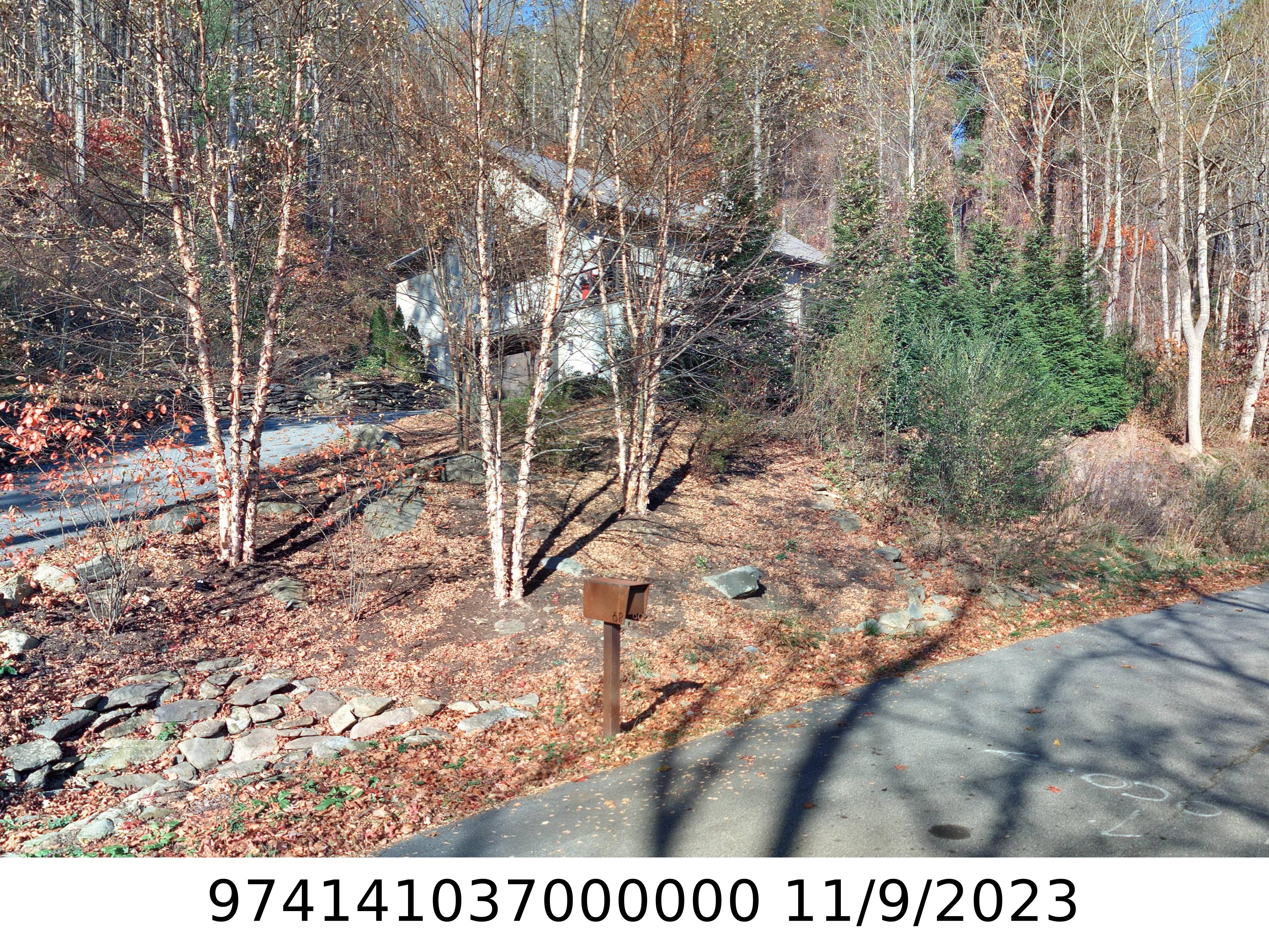 A picture of the property located at 68 ROBINHOOD RD, ASHEVILLE NC 28804.