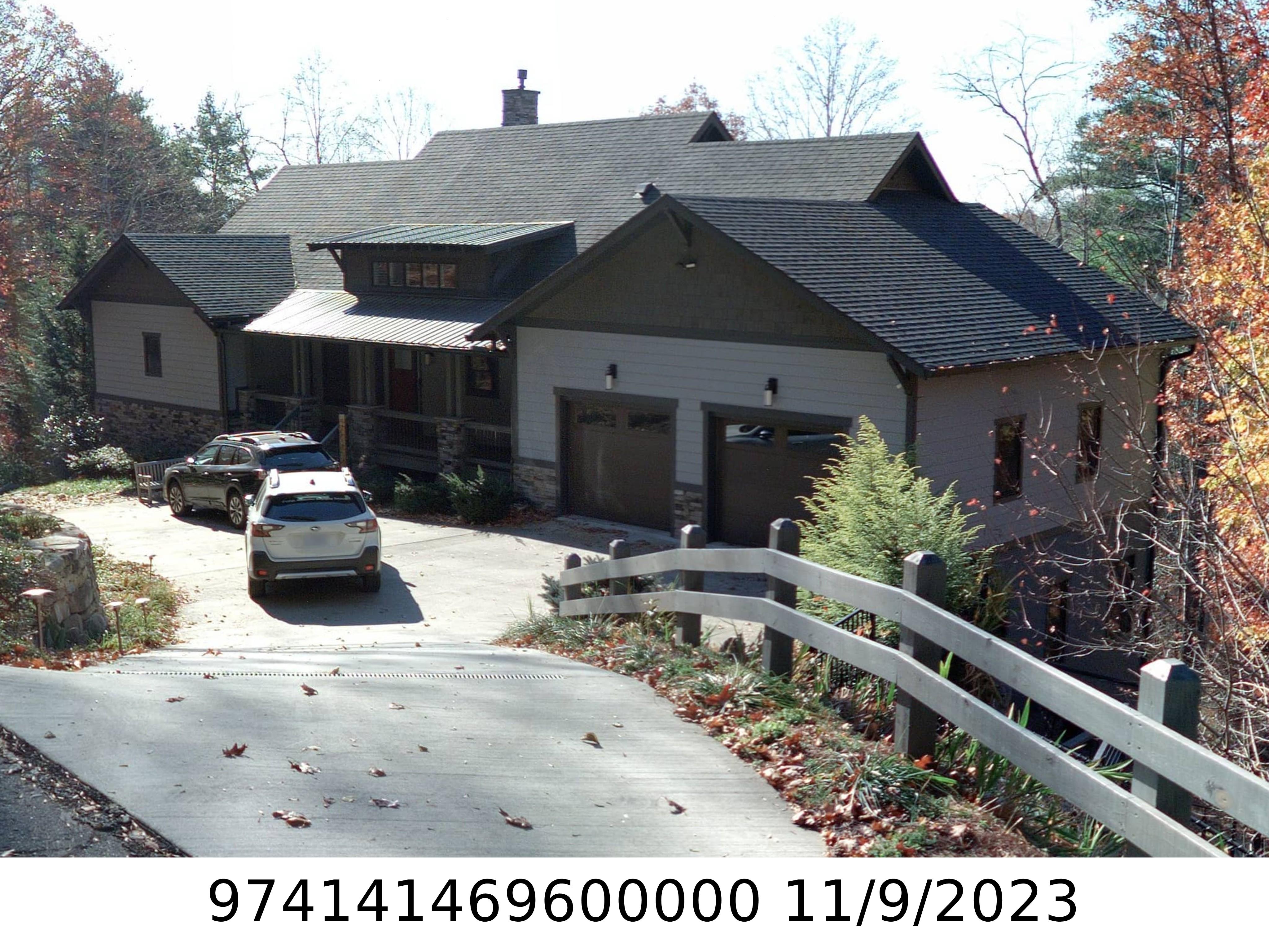 A picture of the property located at 93 ROBINHOOD RD, ASHEVILLE NC 28804.