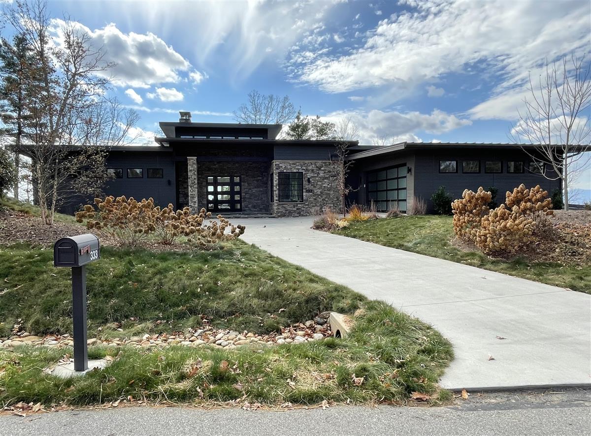 A picture of the property located at 333 RETREAT RIDGE WAY, ASHEVILLE NC 28804.