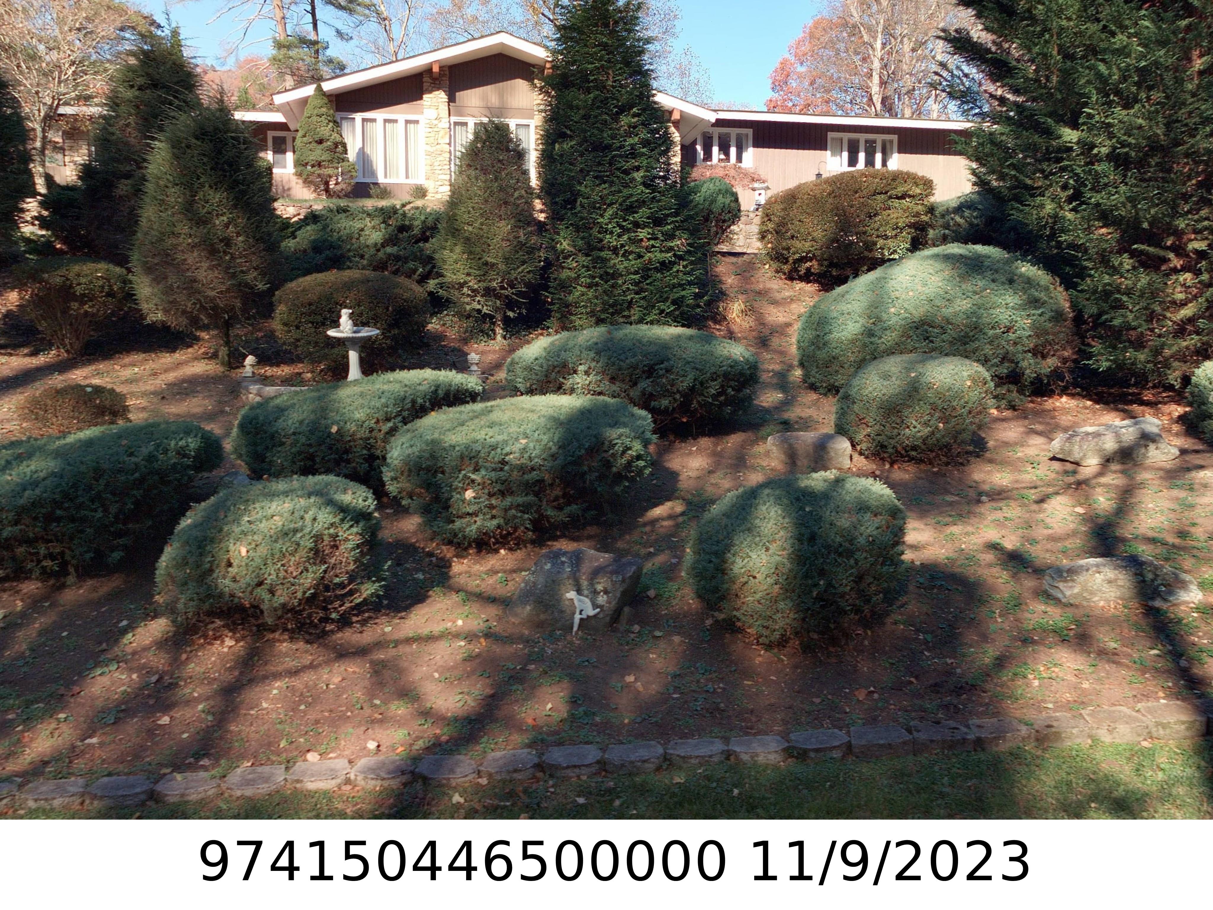 A picture of the property located at 175 ROBINHOOD RD ASHEVILLE NC.