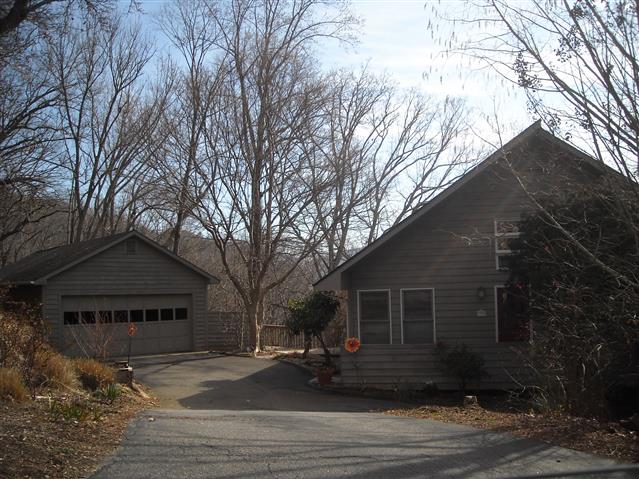 A picture of the property located at 155 CRABAPPLE LN, ASHEVILLE NC 28804.