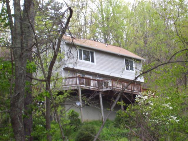 A picture of the property located at 450 ELK MOUNTAIN SCENIC HWY, ASHEVILLE NC 28804.
