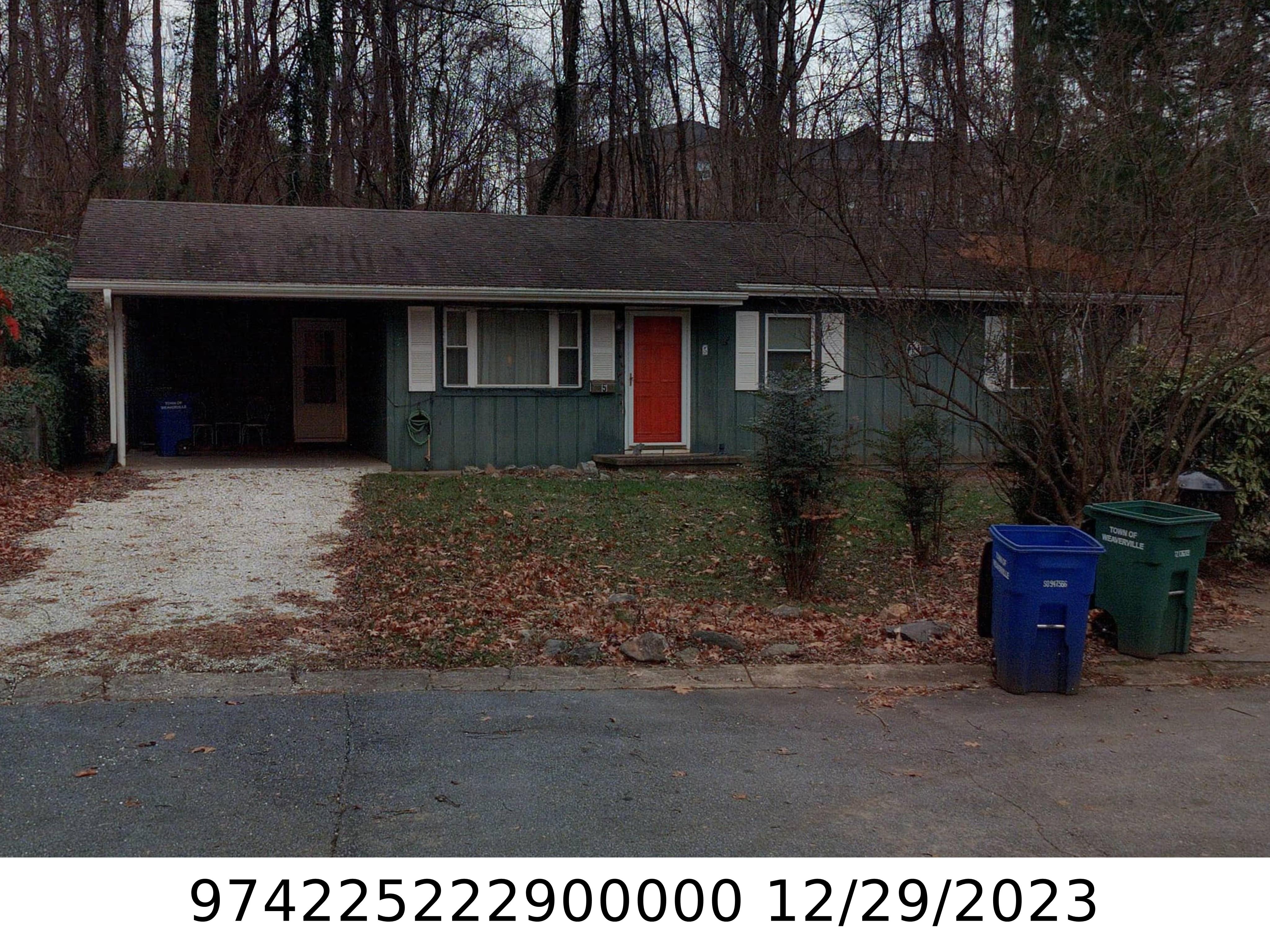 A picture of the property located at 5 W COVE RD, WEAVERVILLE NC 28787.