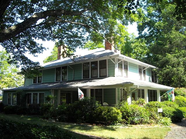 A picture of the property located at 5 REAGAN LN, WEAVERVILLE NC 28787.