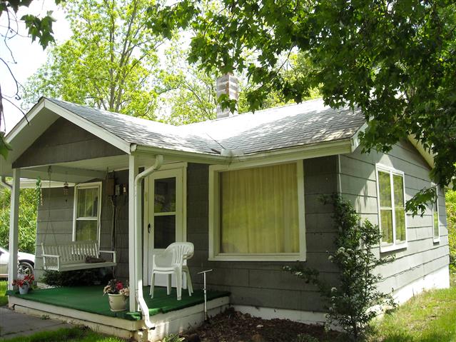 A picture of the property located at 21 LONGS CHAPEL RD, WEAVERVILLE NC 28787.
