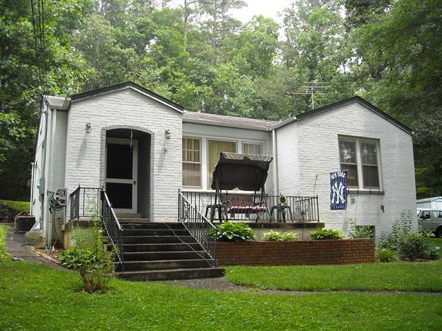 A picture of the property located at 31 REYNOLDS LN, WEAVERVILLE NC 28787.