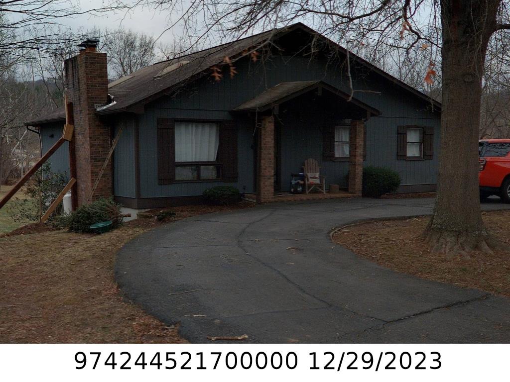 A picture of the property located at 27 TERRACE LN, WEAVERVILLE NC 28787.