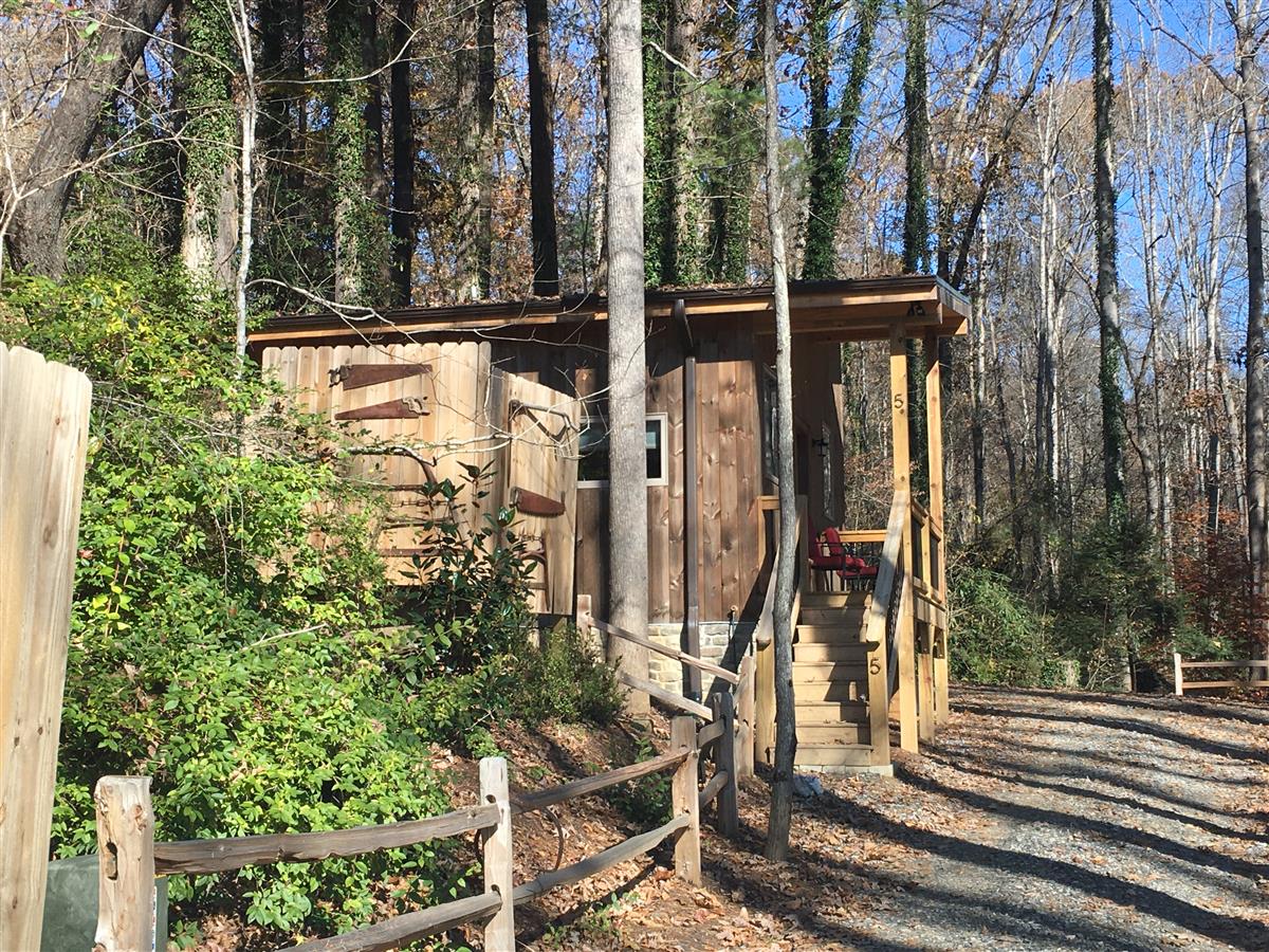 A picture of the property located at 5 REYNOLDS LN, WEAVERVILLE NC 28787.