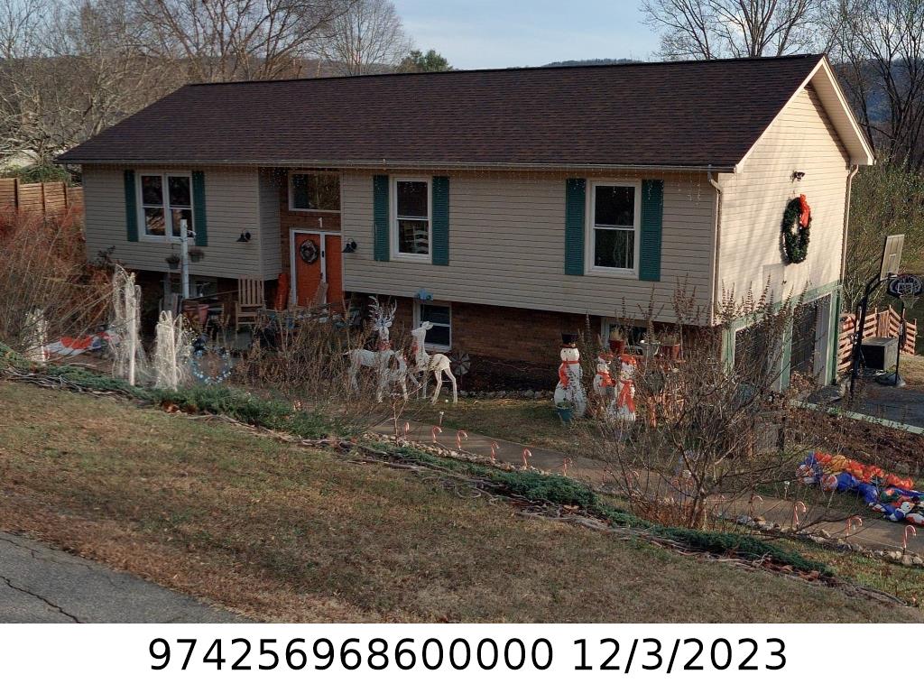 A picture of the property located at 1 REAGAN PARK DR, WEAVERVILLE NC 28787.