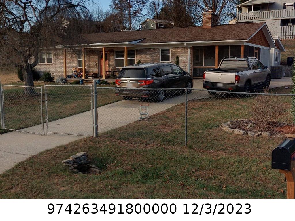 A picture of the property located at 4 HAMBURG LN, WEAVERVILLE NC 28787.