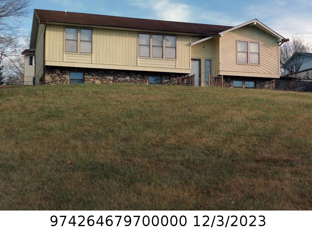 A picture of the property located at 7 LAKEVIEW LN, WEAVERVILLE NC 28787.