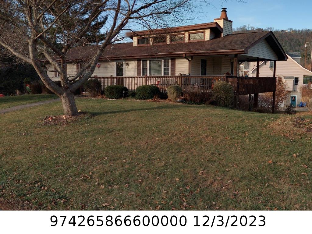 A picture of the property located at 1 WESTVIEW CIR, WEAVERVILLE NC 28787.