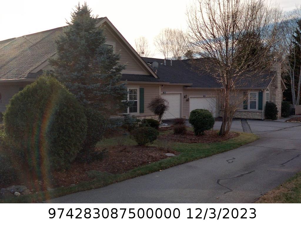 A picture of the property located at 14 MOUNTAIN MEADOW CIR, WEAVERVILLE NC 28787.