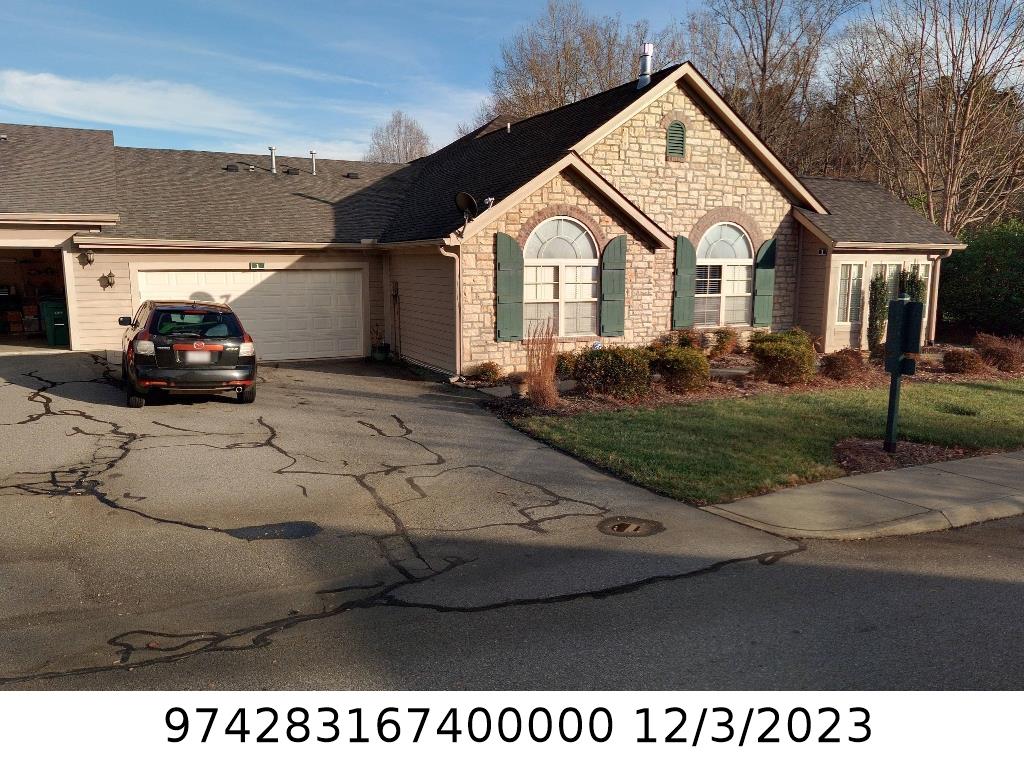 A picture of the property located at 1 MOUNTAIN MEADOW CIR, WEAVERVILLE NC 28787.