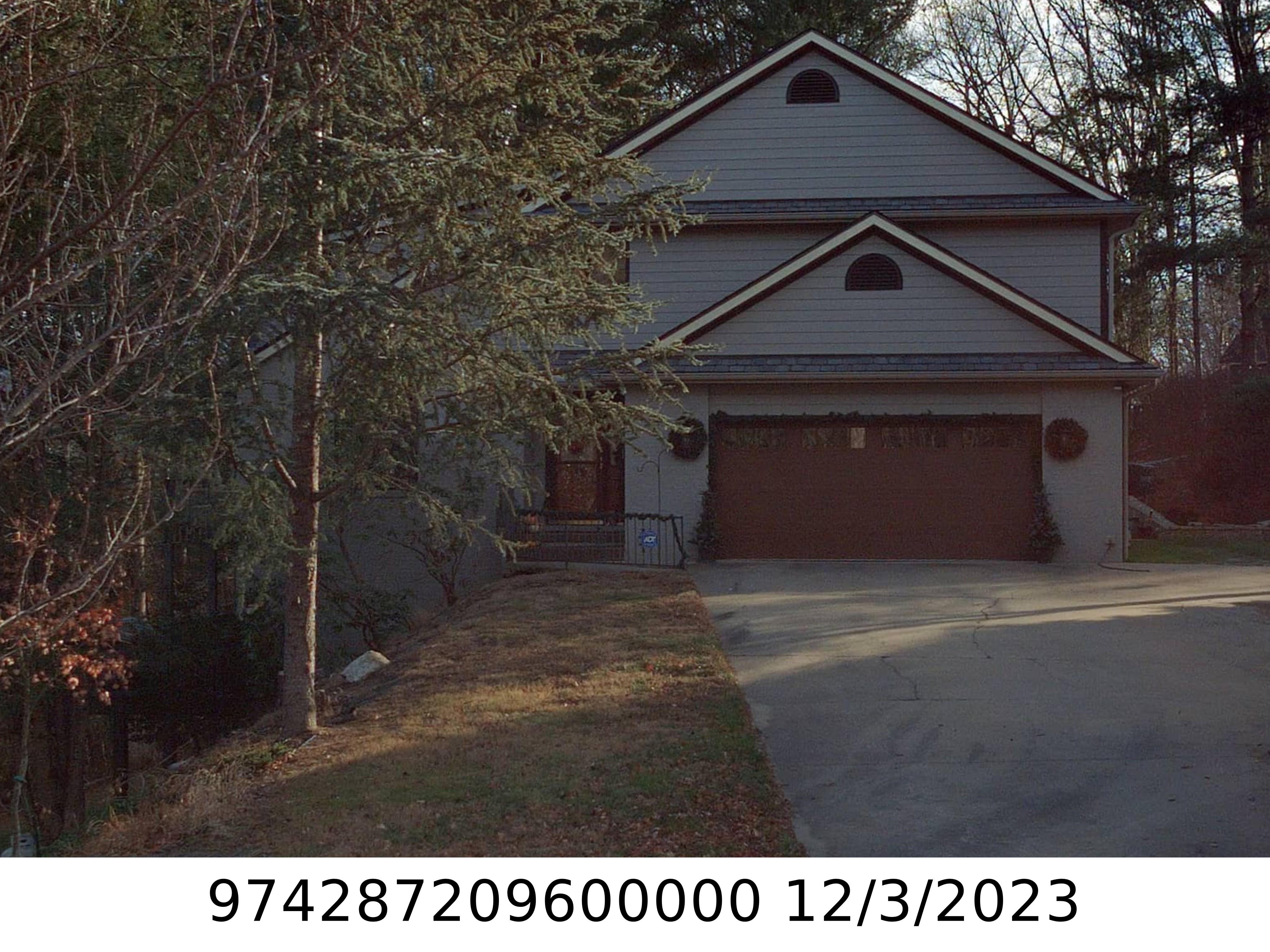 A picture of the property located at 200 FOREST KNOLL CT, WEAVERVILLE NC 28787.