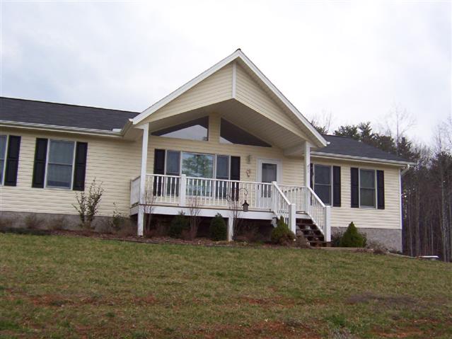 A picture of the property located at 4 ARROWHEAD LN, WEAVERVILLE NC 28787.