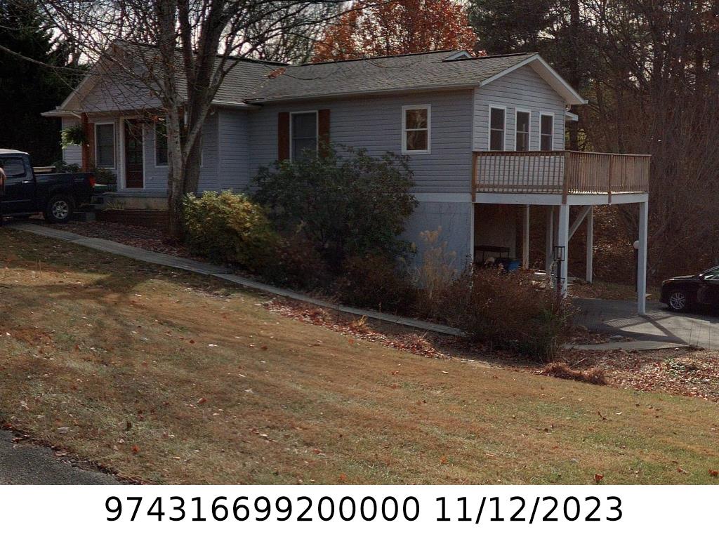 A picture of the property located at 2 CLEARVIEW LN, WEAVERVILLE NC 28787.