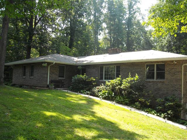 A picture of the property located at 19 ROBIN LN, WEAVERVILLE NC 28787.