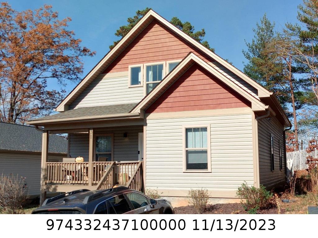 A picture of the property located at 31 YARROW MEADOW RD, WEAVERVILLE NC 28787.