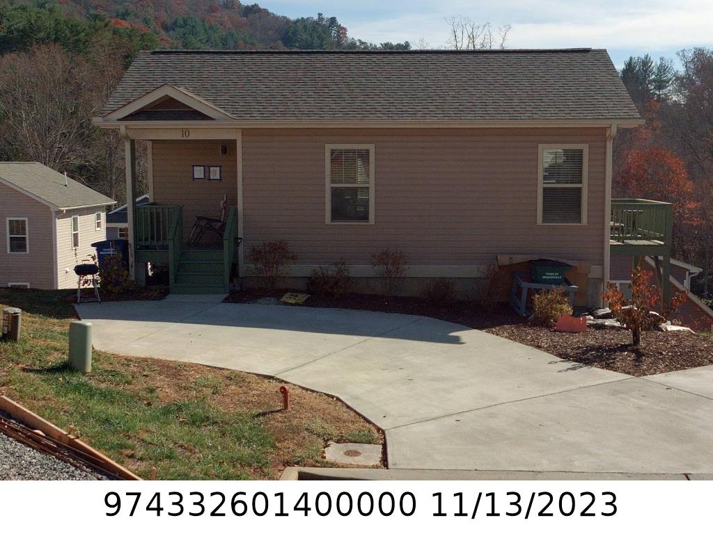 A picture of the property located at 10 DECLAN DR, WEAVERVILLE NC 28787.